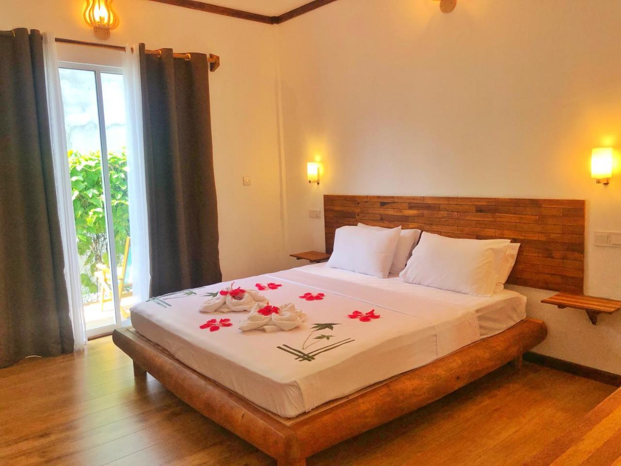 Wow Retreat Hotel Felidhoo Exterior photo
